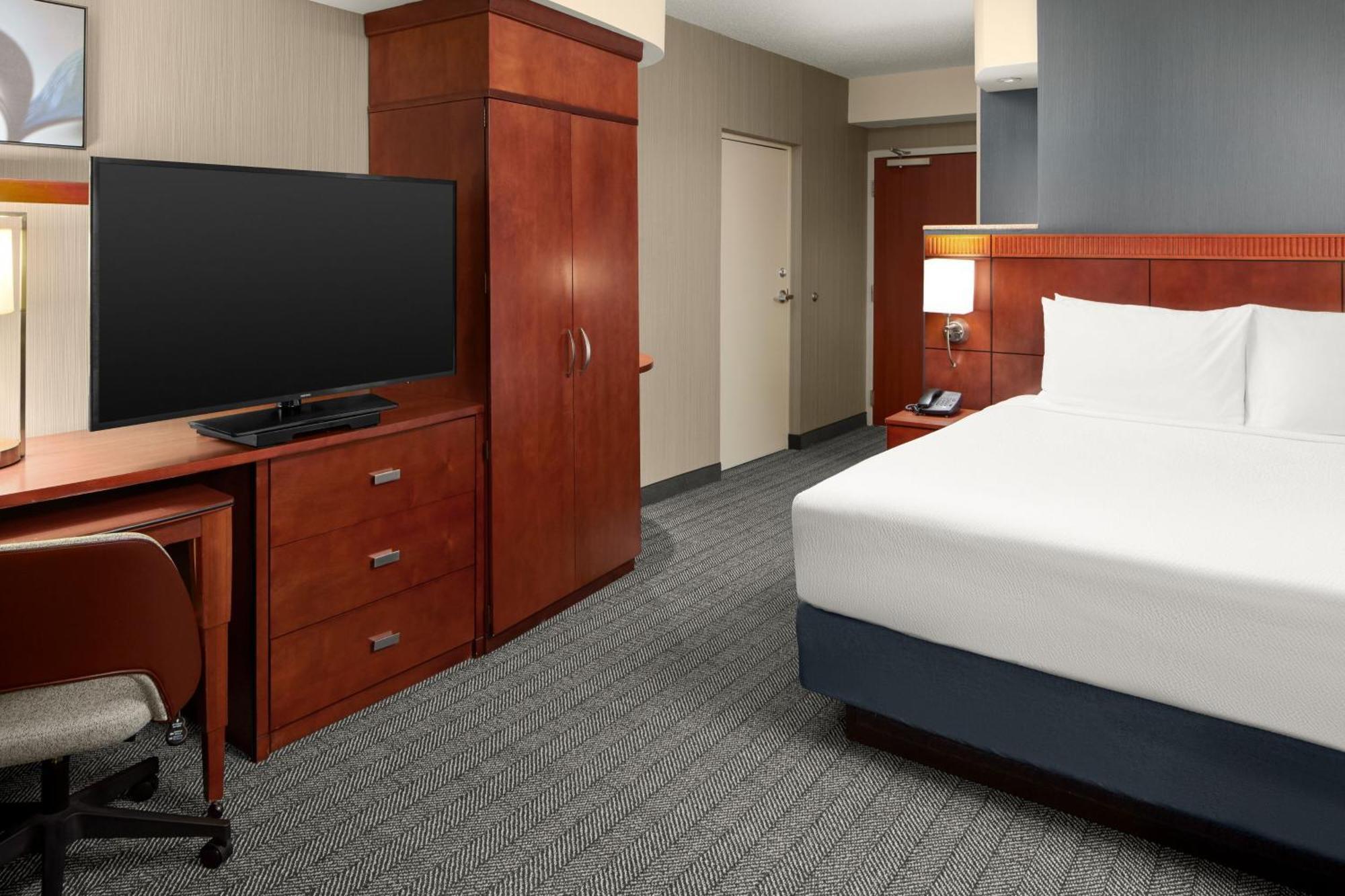Courtyard By Marriott Winchester Medical Center Exterior photo