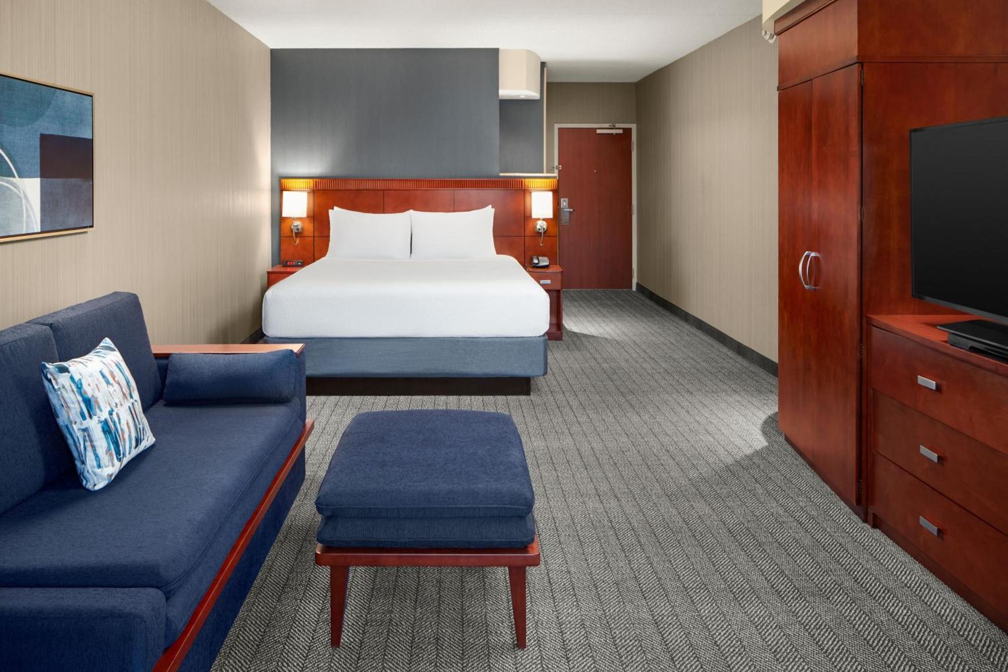 Courtyard By Marriott Winchester Medical Center Exterior photo